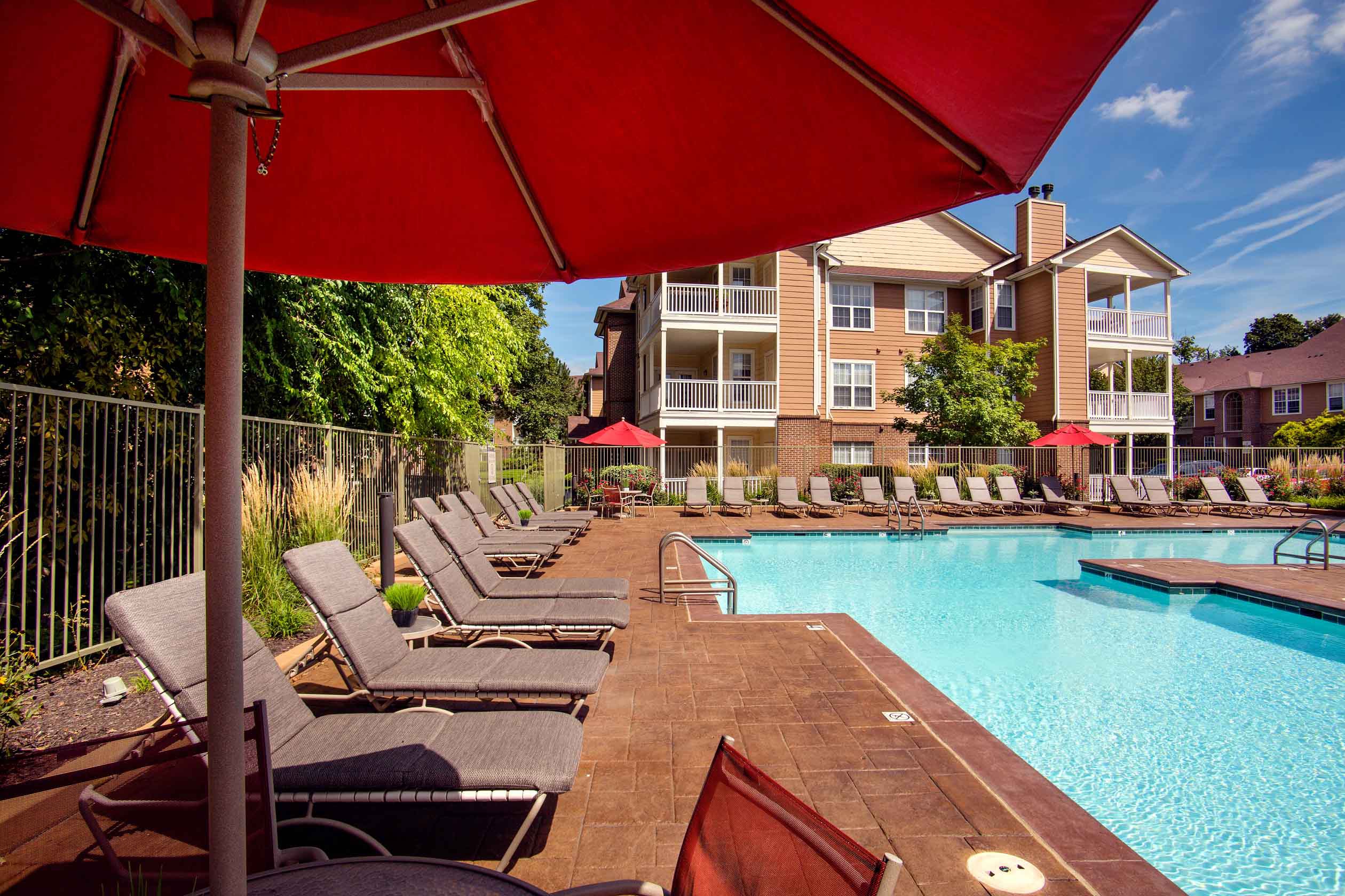 Castle Creek Apartments, Indianapolis - (see pics & AVAIL)