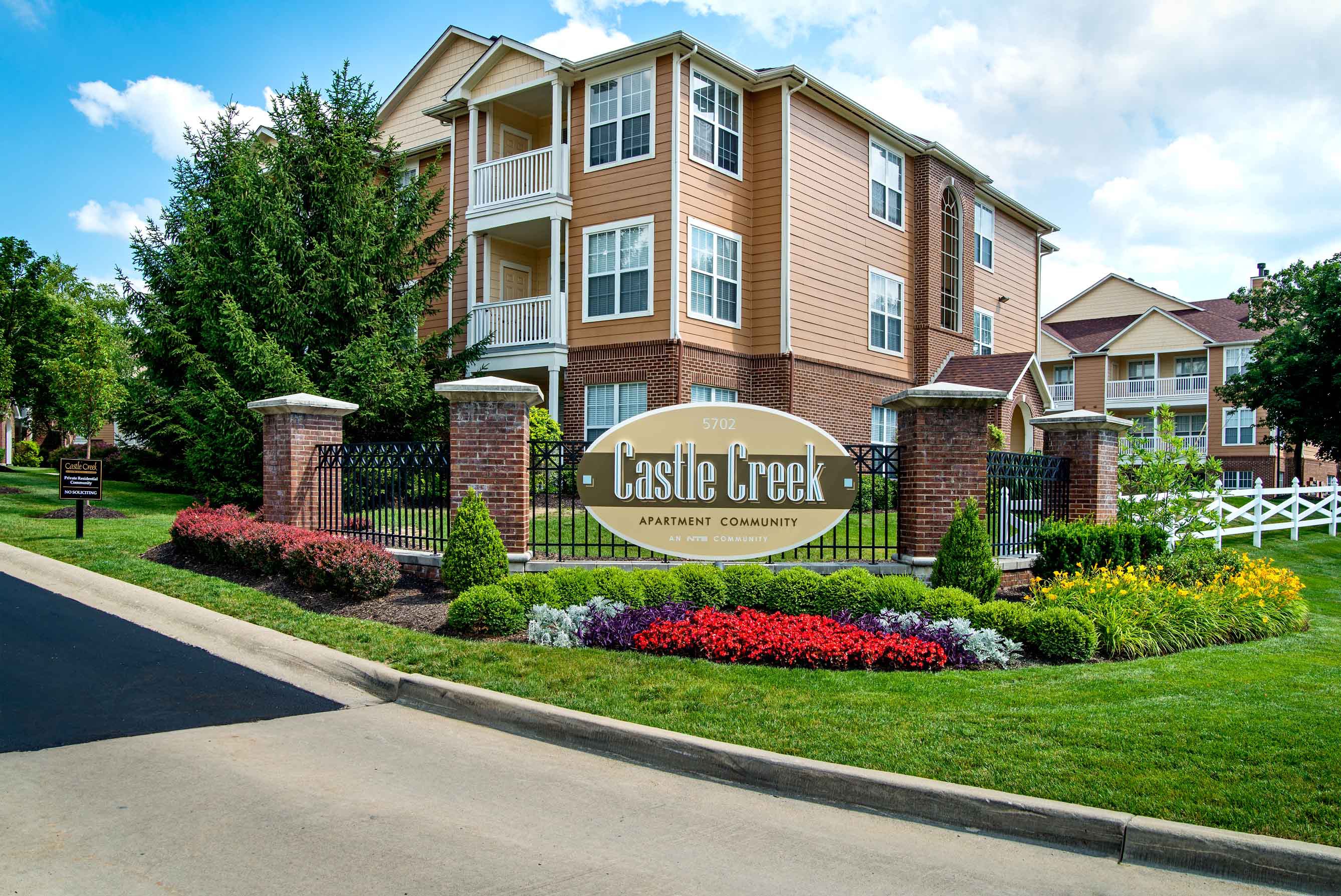 Castle Creek Apartments, Indianapolis - (see pics & AVAIL)