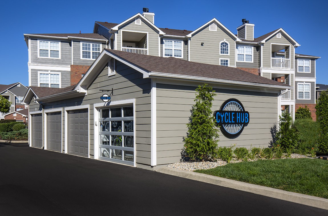 Lake Clearwater Apartments, Indianapolis - (see pics & AVAIL)