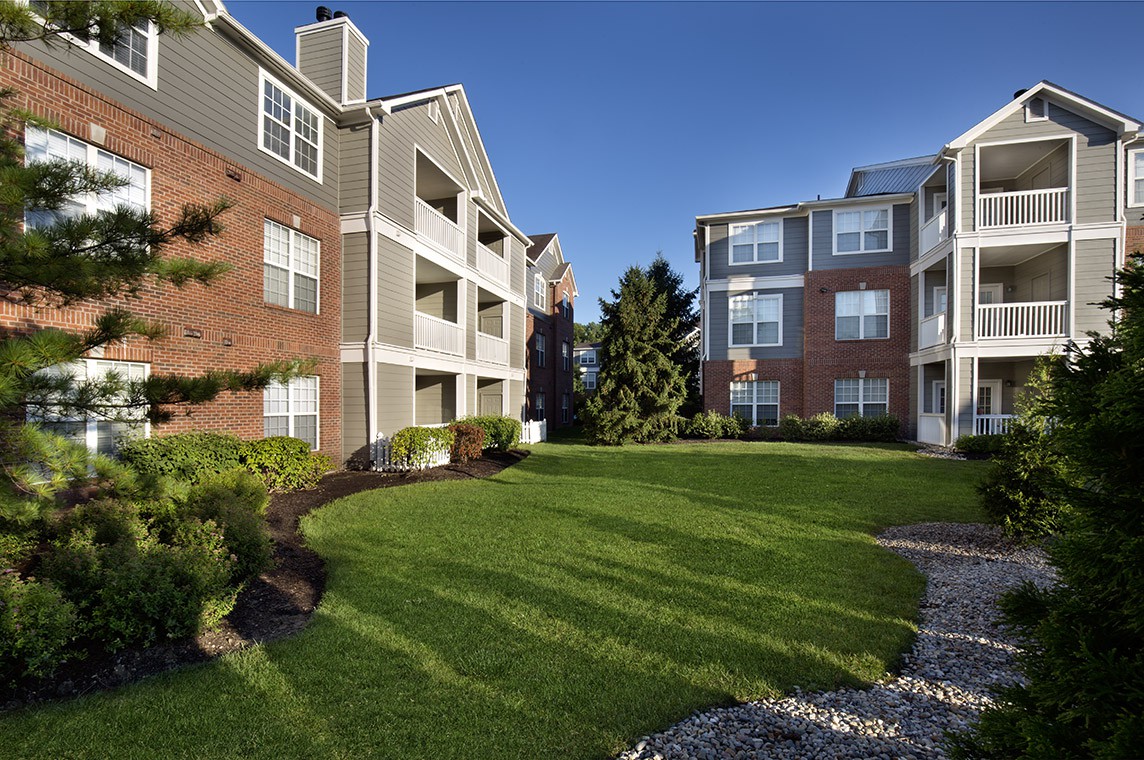 Lake Clearwater Apartments, Indianapolis - (see pics & AVAIL)