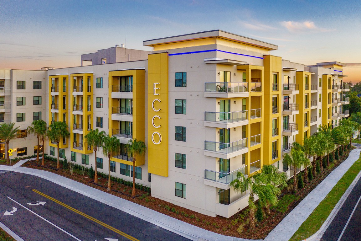 Modern Apartments On Valencia College Lane for Large Space