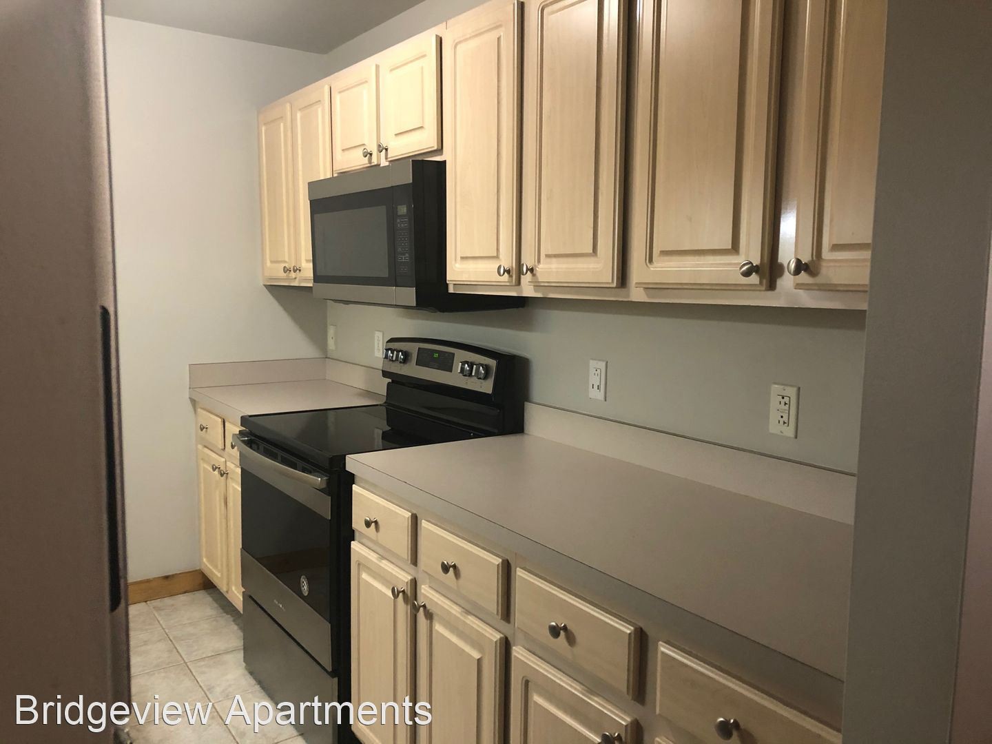 Bridgeview Apartments, Cleveland - (see pics & AVAIL)