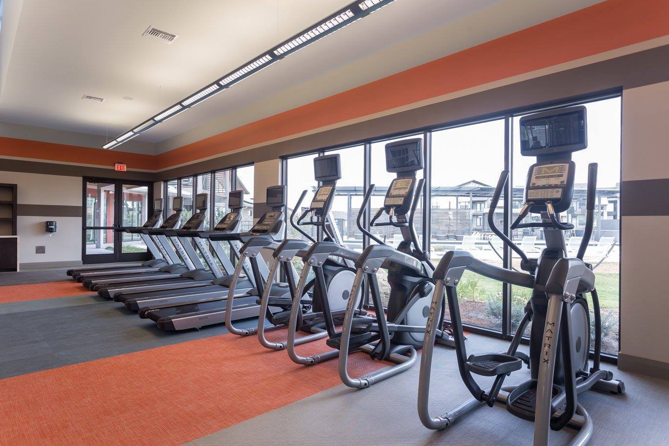 Pearl Lantana, Austin - (see pics & AVAIL)