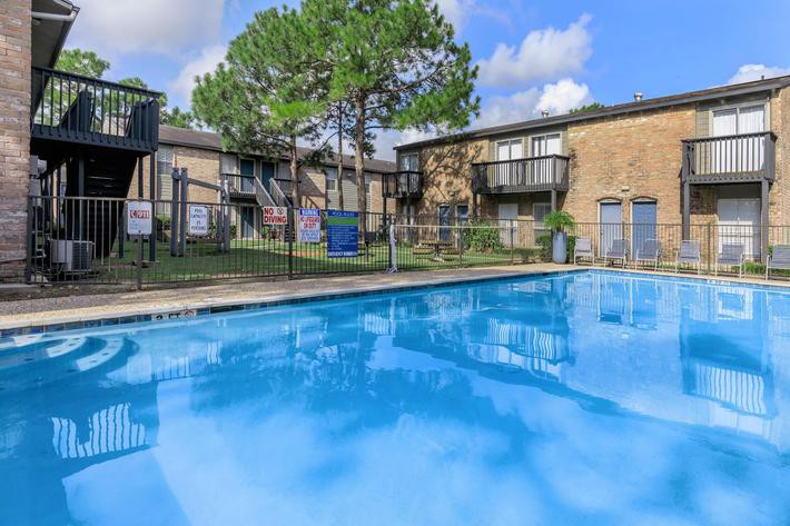 Clear Lake Village, Houston (see reviews, pics &amp; AVAIL)